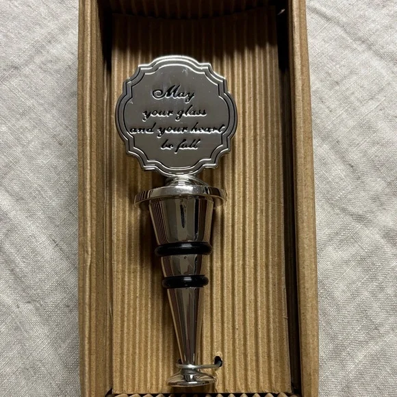 Elegant Silver Wine Stopper - Picture 3 of 4